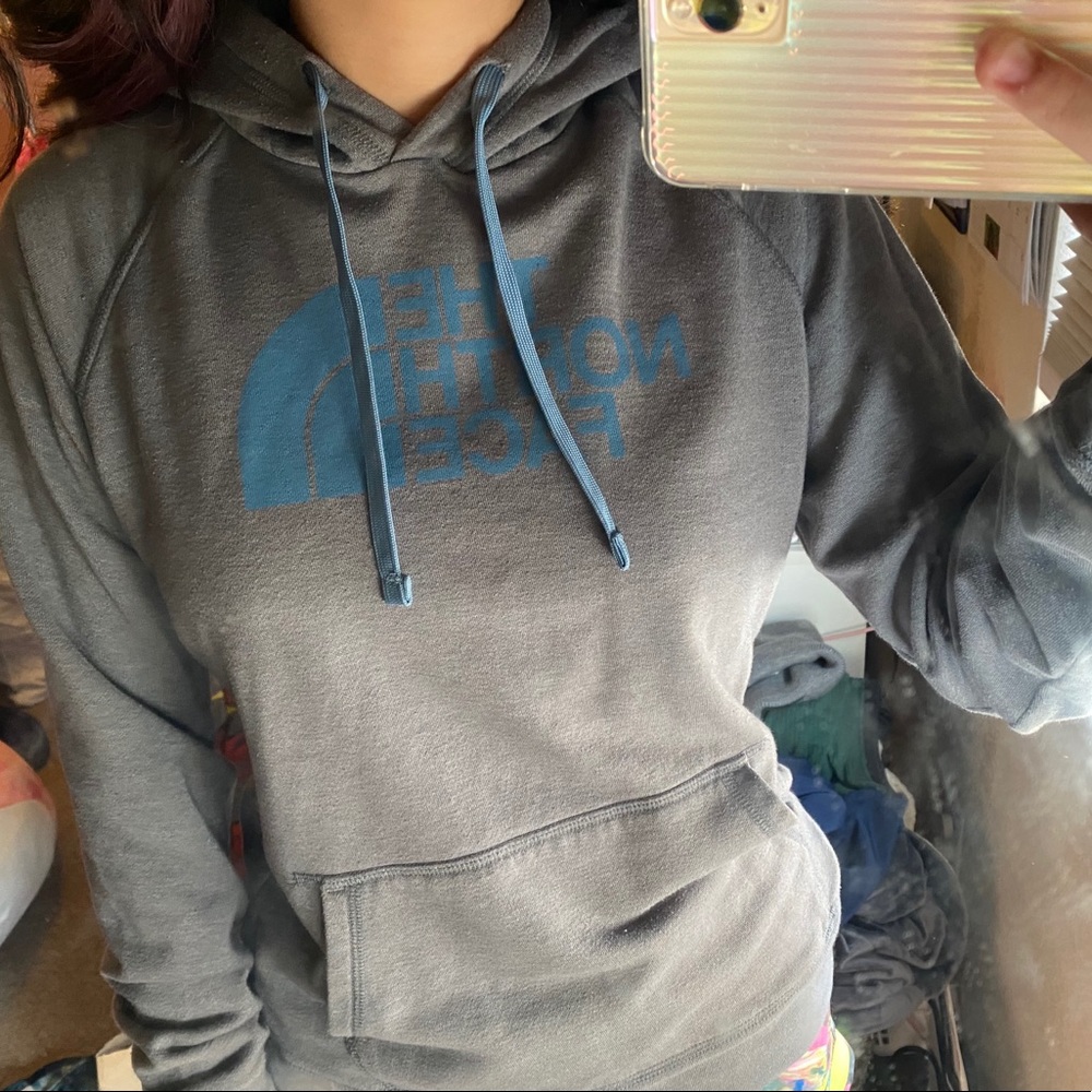 grey NORTH FACE HOODIE